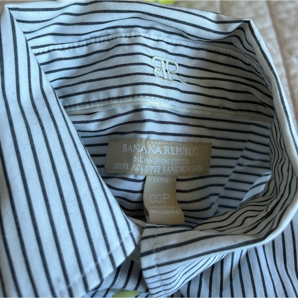 Banana Republic 00 Petite blouse - Picture 4 of 8